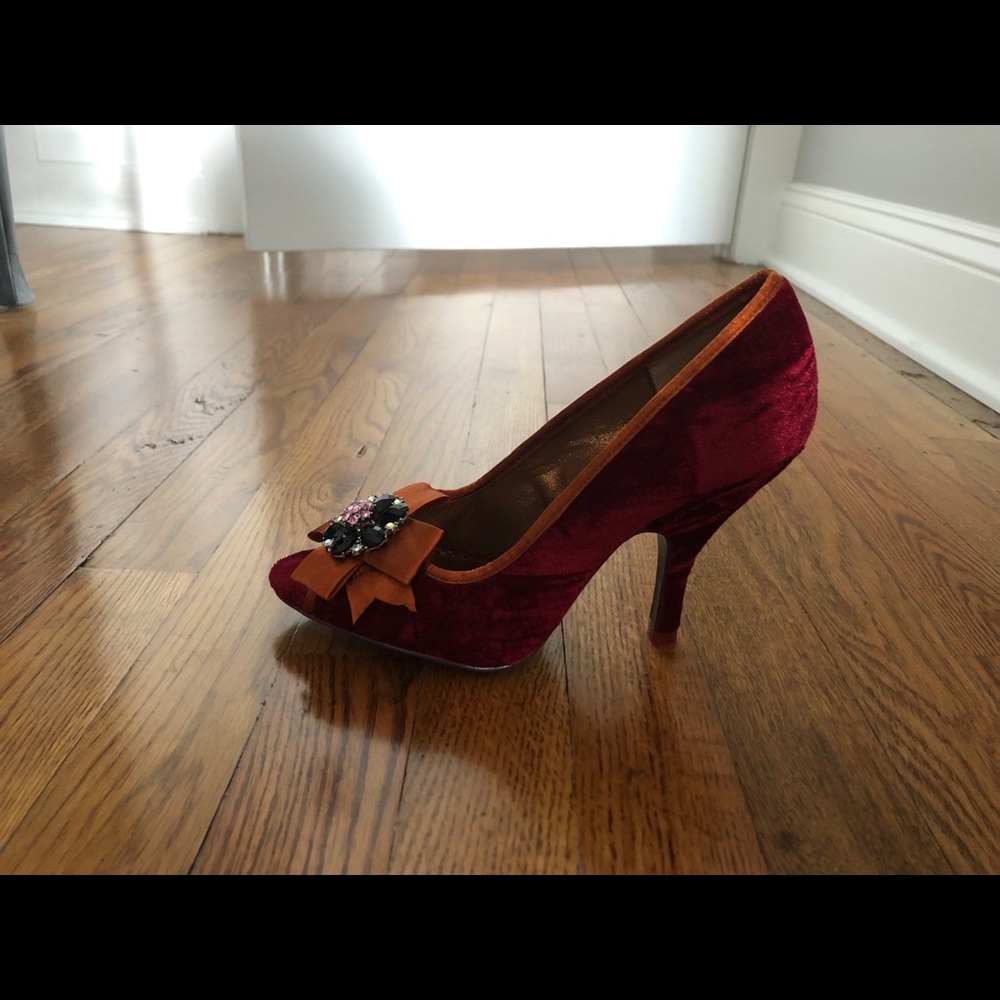 Poetic License crushed velvet heels, size 7